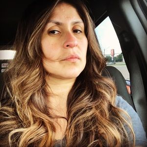 Meet your Posher, Deyanira